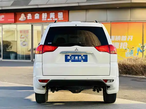 Mitsubishi Pajero Jinchang 2013