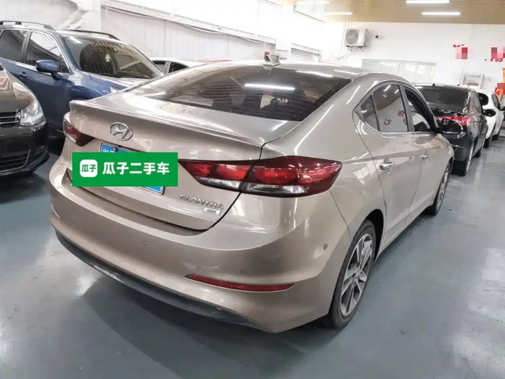 Hyundai Elantra 2016 — фото 7