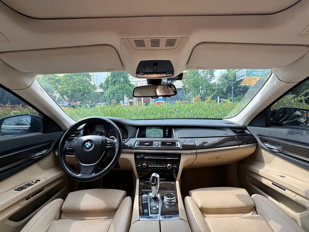 BMW 7 Series 2014 — фото 12