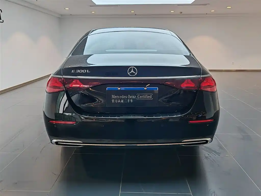 Mercedes-Benz E-Class 2025 — фото 4
