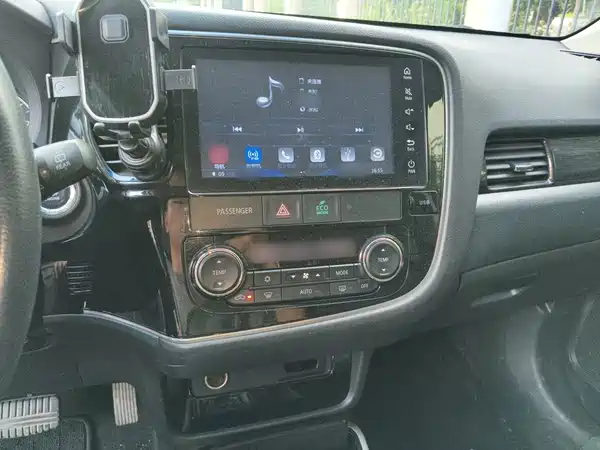 Mitsubishi Outlander 2018