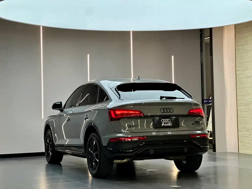 Audi Q5L Sportback 2024 — фото 10