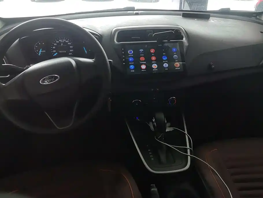 Ford Escort 2019 — фото 12
