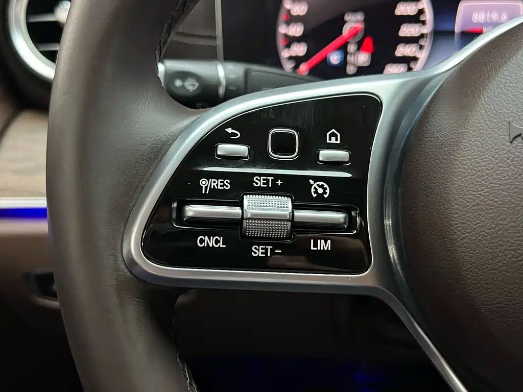 Mercedes-Benz E-Class 2020 — фото 21