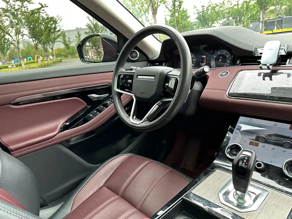 Land Rover Evoque 2024 — фото 11