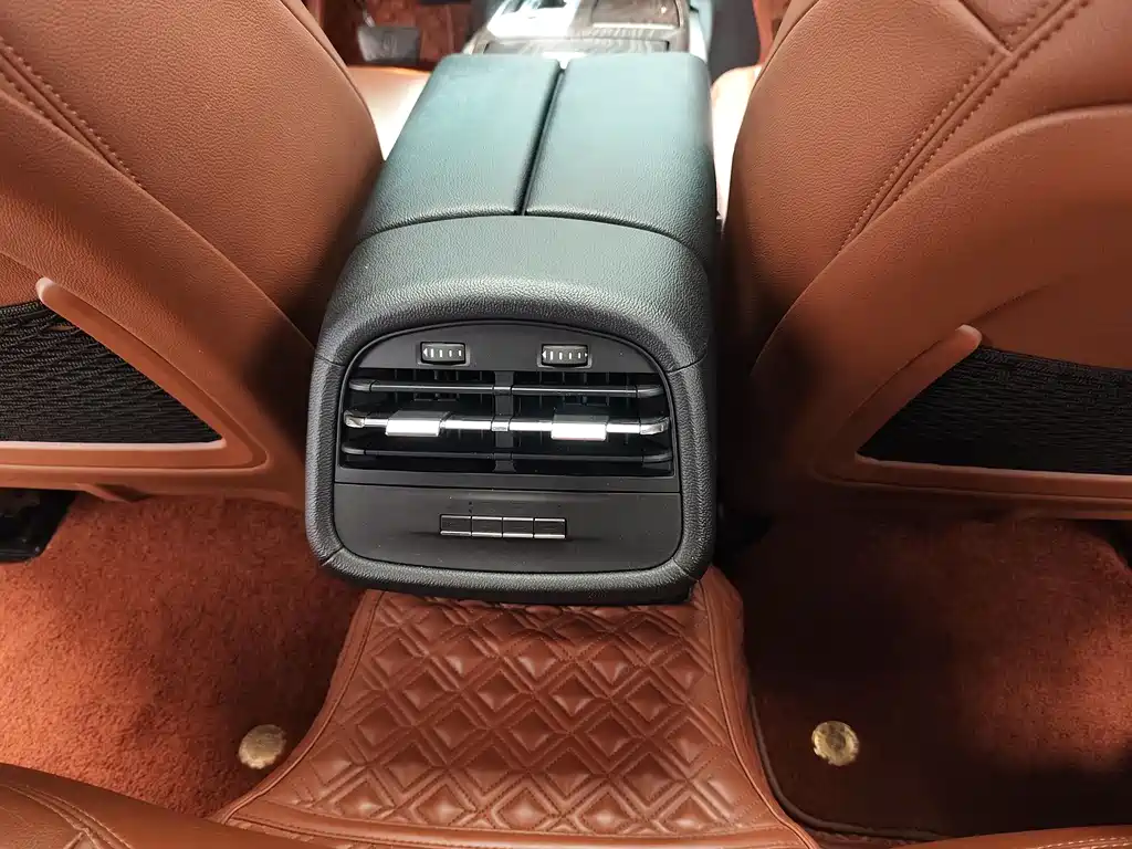 Maserati Ghibli 2015 — фото 16