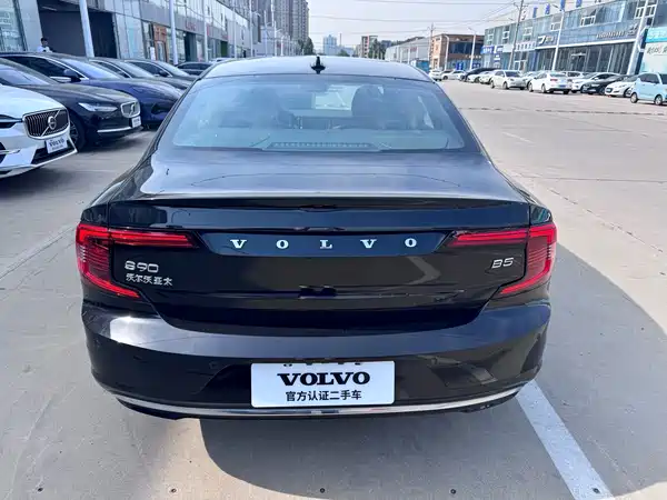 Volvo S90 2024