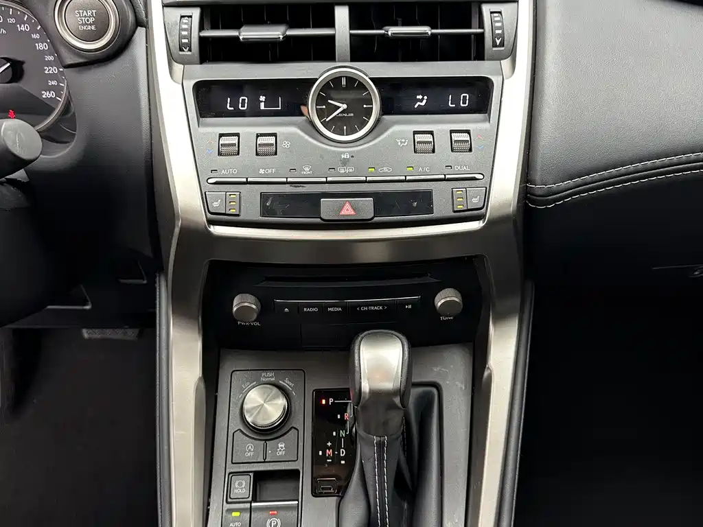 Lexus NX 2021 — фото 15