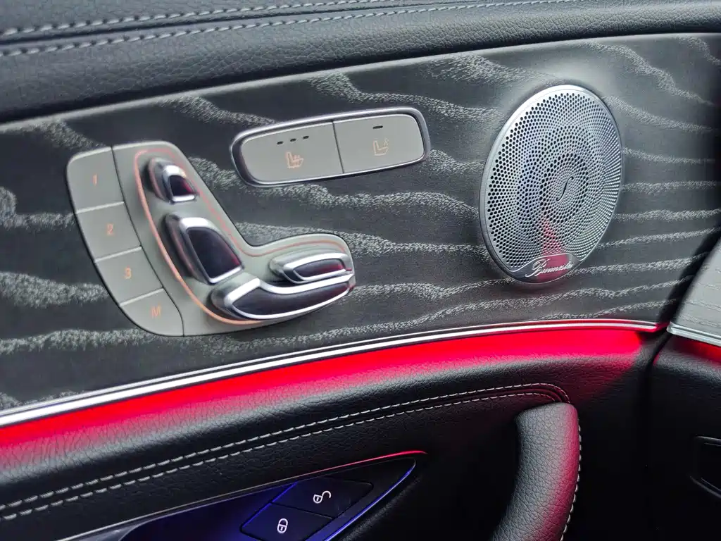 Mercedes-Benz E-Class 2021 — фото 12