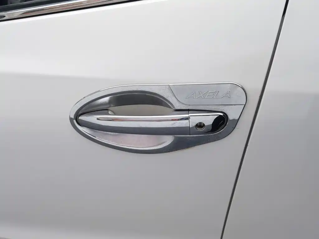 Mazda 3 Axela 2018 — фото 18