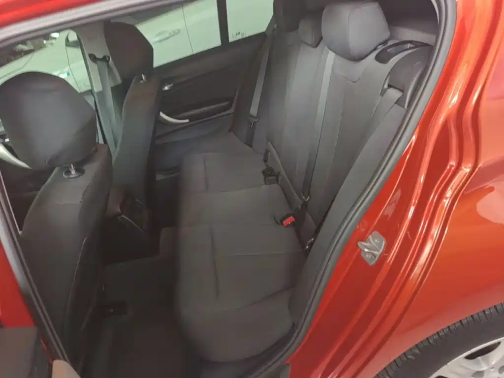 BMW 1 Series 2015 — фото 17
