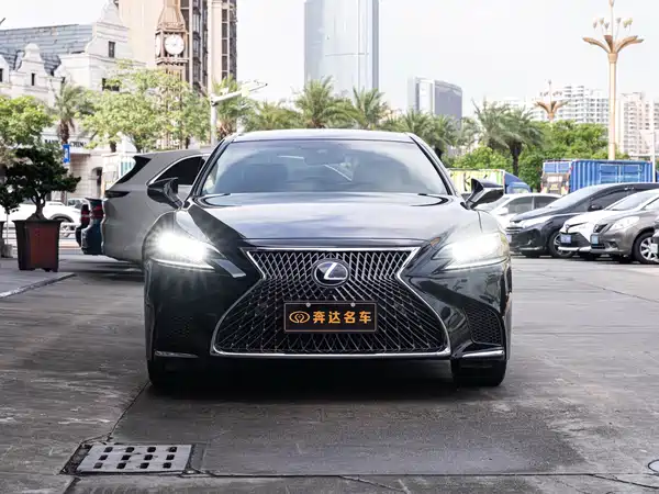 Lexus LS 2021