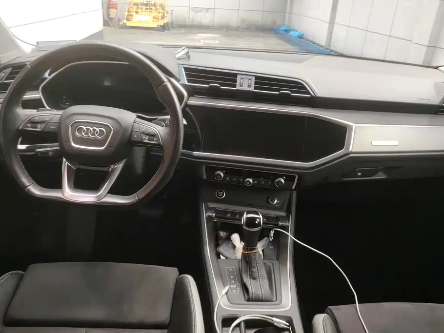 Audi Q3 2022 — фото 12