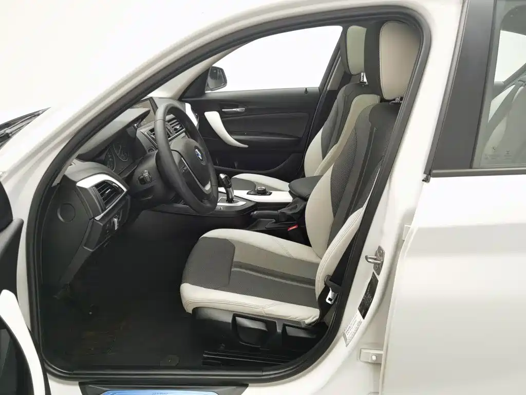 BMW 1 Series 2016 — фото 10