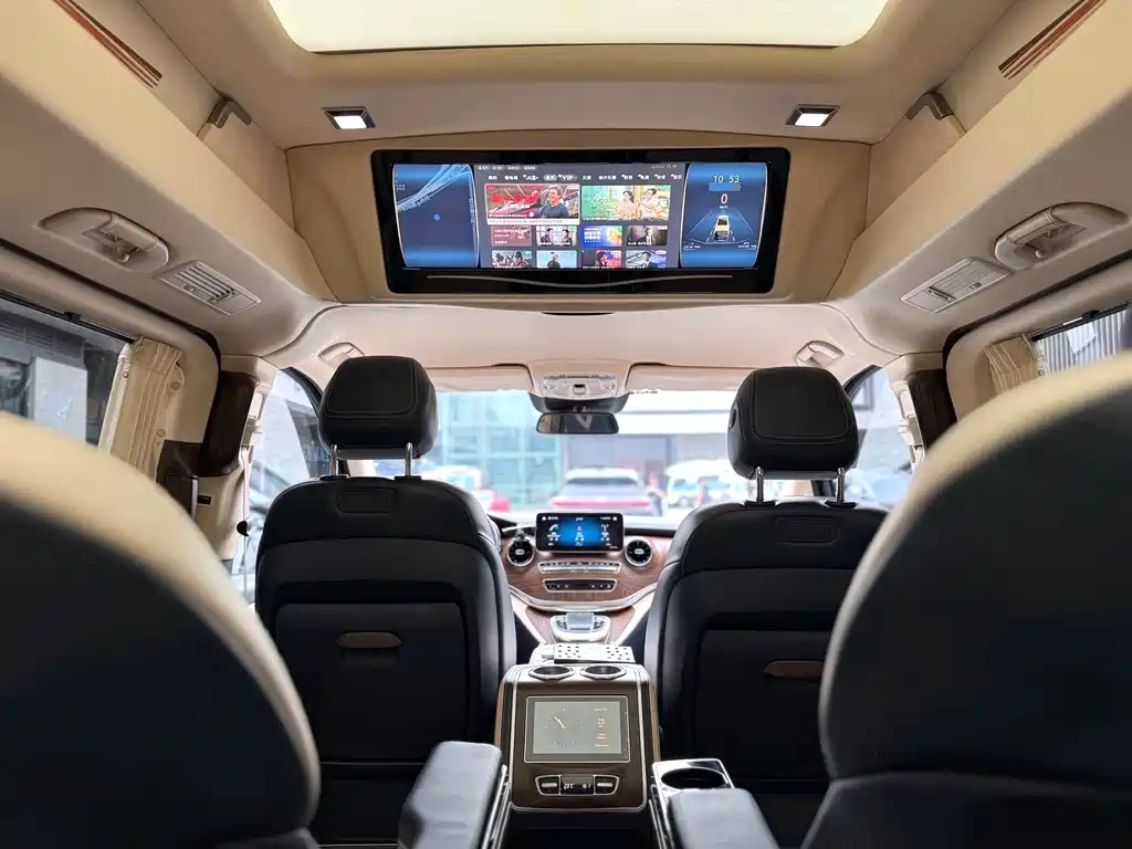 Mercedes-Benz V-Class 2023 — фото 7