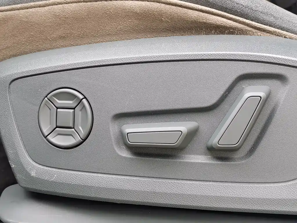 Audi Q3 2024 — фото 14