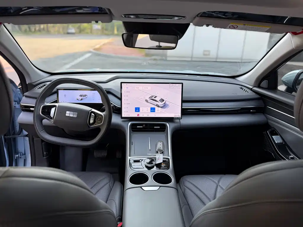 Geely Galaxy L6 2025 — фото 15