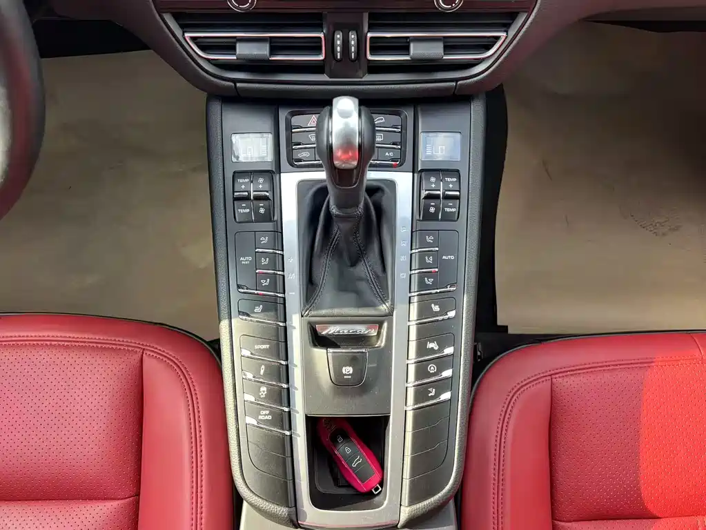 Porsche Macan 2021 — фото 12