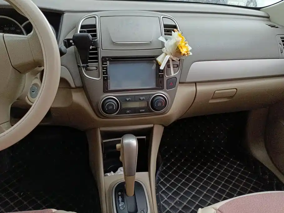 Nissan Sylphy 2015 — фото 13