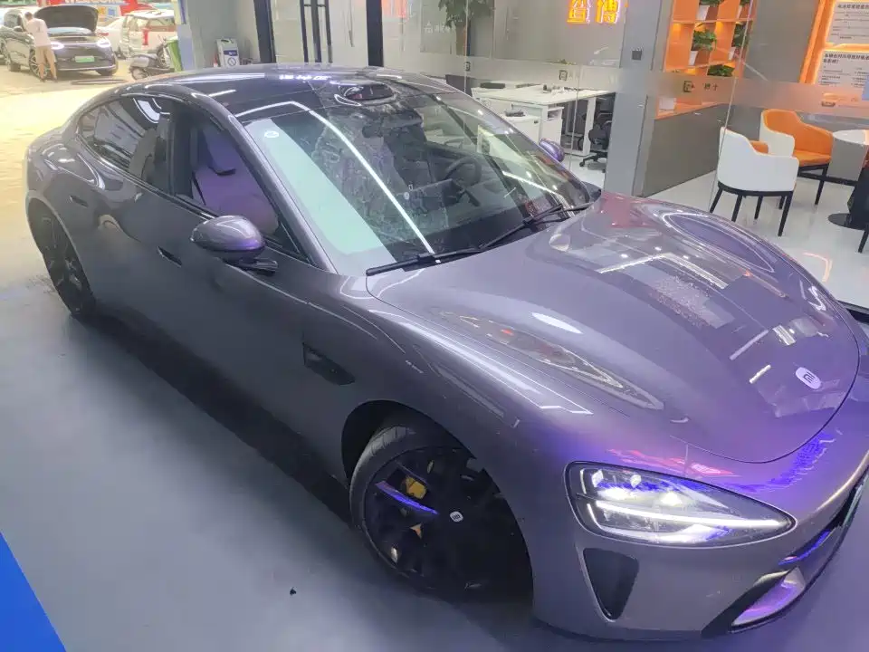 Xiaomi SU7 2024