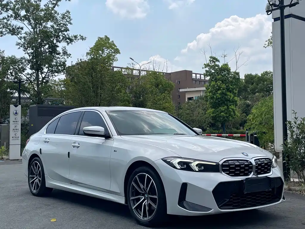 BMW 3 Series 2023