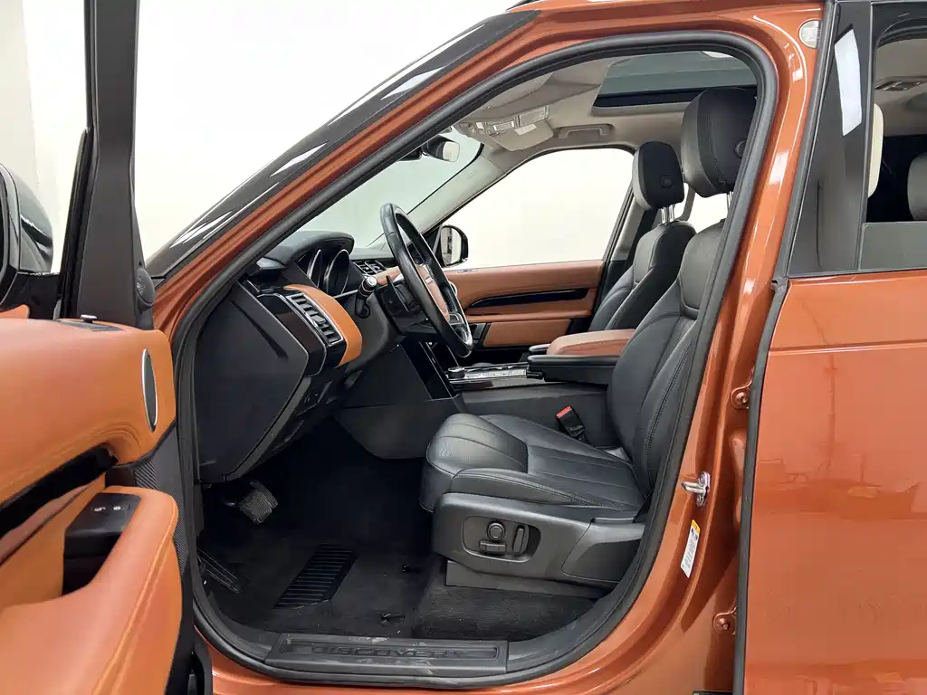 Land Rover Discovery 2018 — фото 11