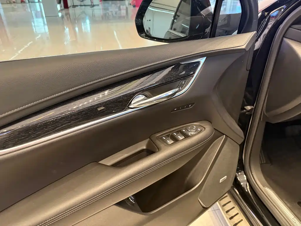 Cadillac XT5 2021 — фото 18