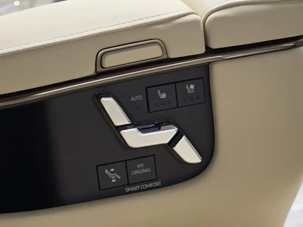 Toyota Alphard 2024 — фото 14