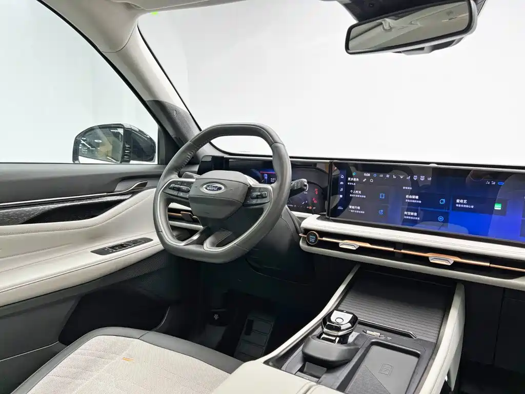 Ford Edge 2023 — фото 25