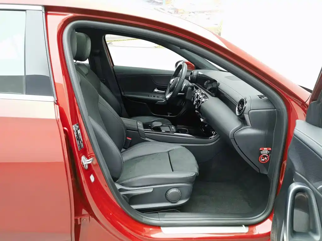 Mercedes-Benz A-Class 2020 — фото 23