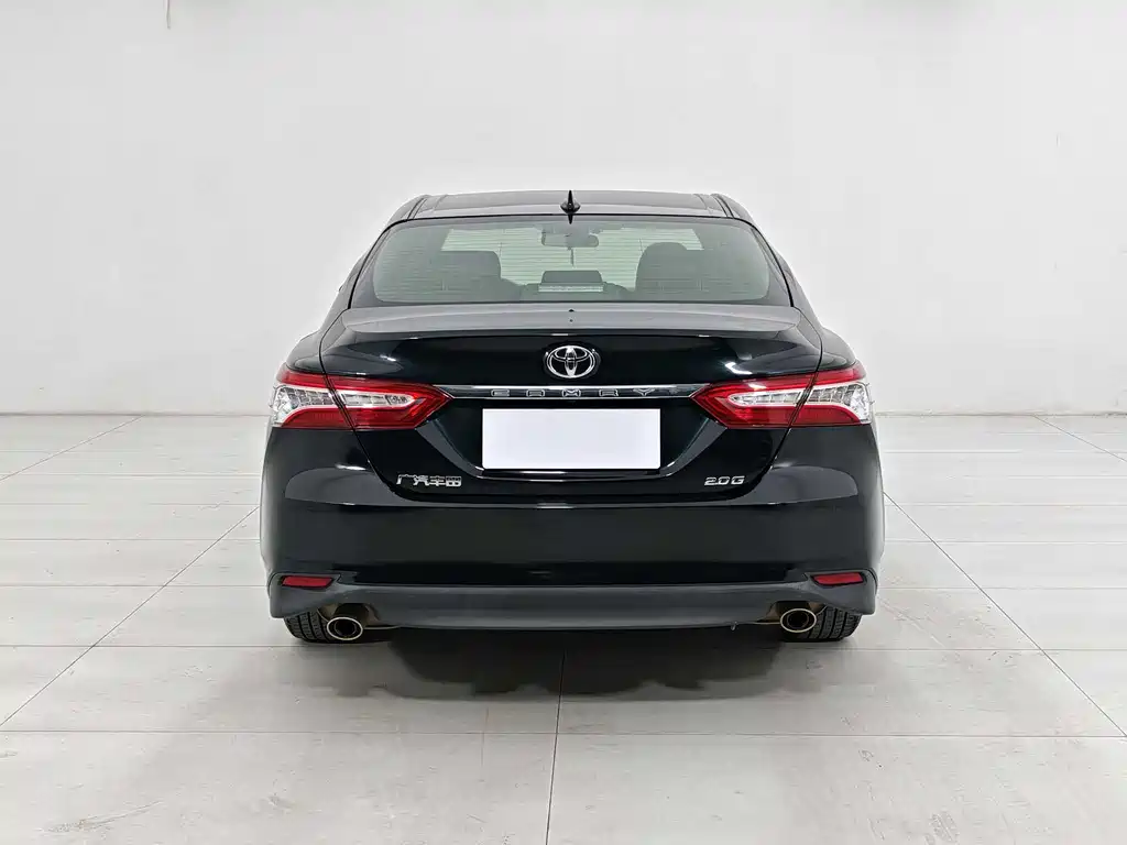 Toyota Camry 2022 — фото 5