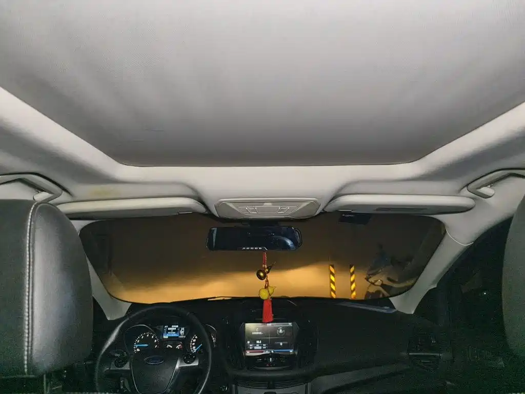 Ford Kuga 2015 — фото 19