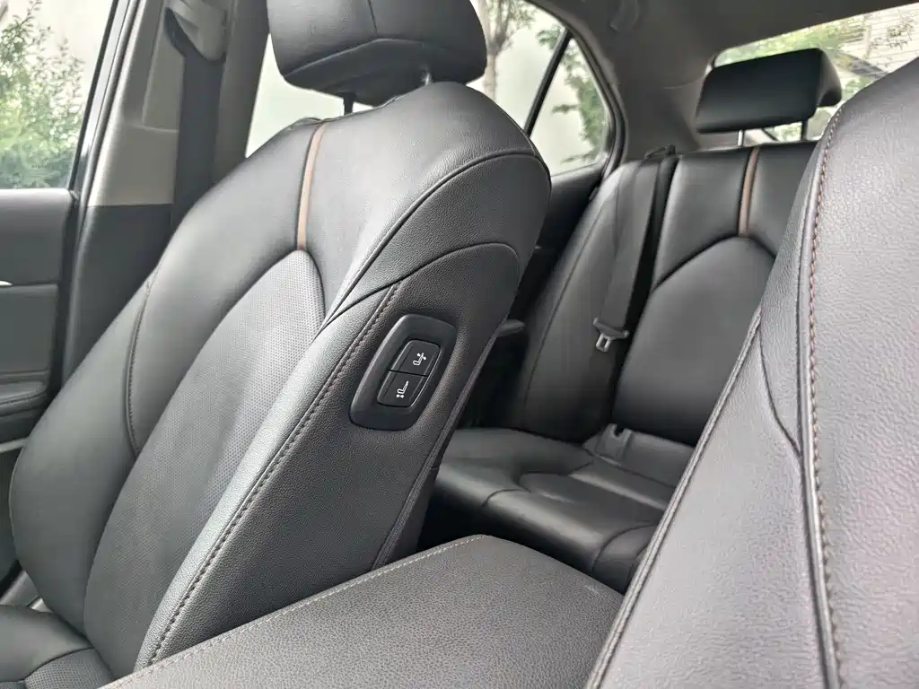 Toyota Camry 2023 — фото 10