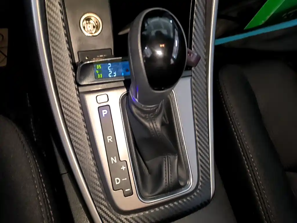 Hyundai Elantra Langdong 2018 — фото 14
