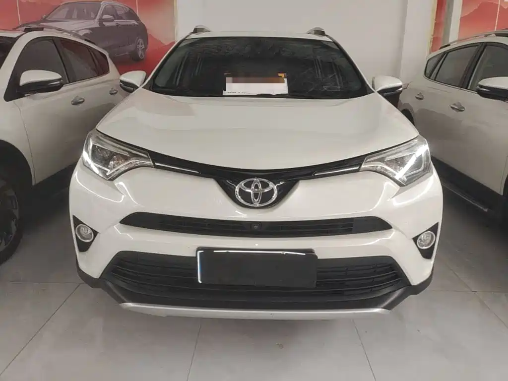 Toyota RAV4 2017 — фото 3