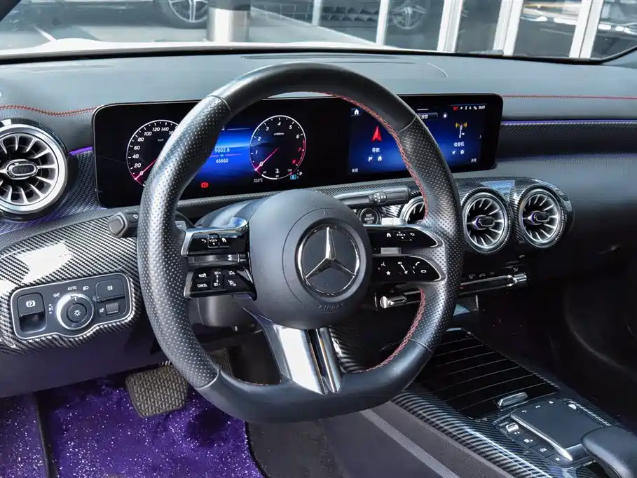 Mercedes-Benz A-Class 2024 — фото 6