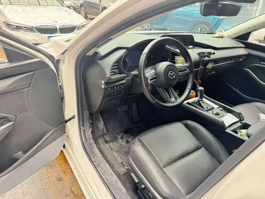 Mazda 3 Axela 2025