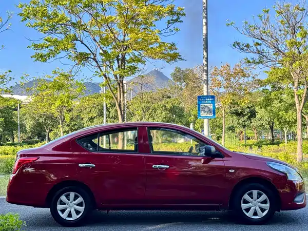Nissan Sunny 2016
