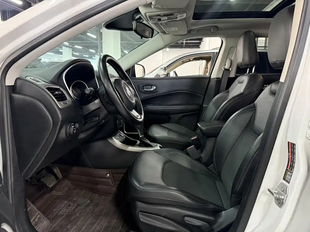 Jeep Compass 2019 — фото 4