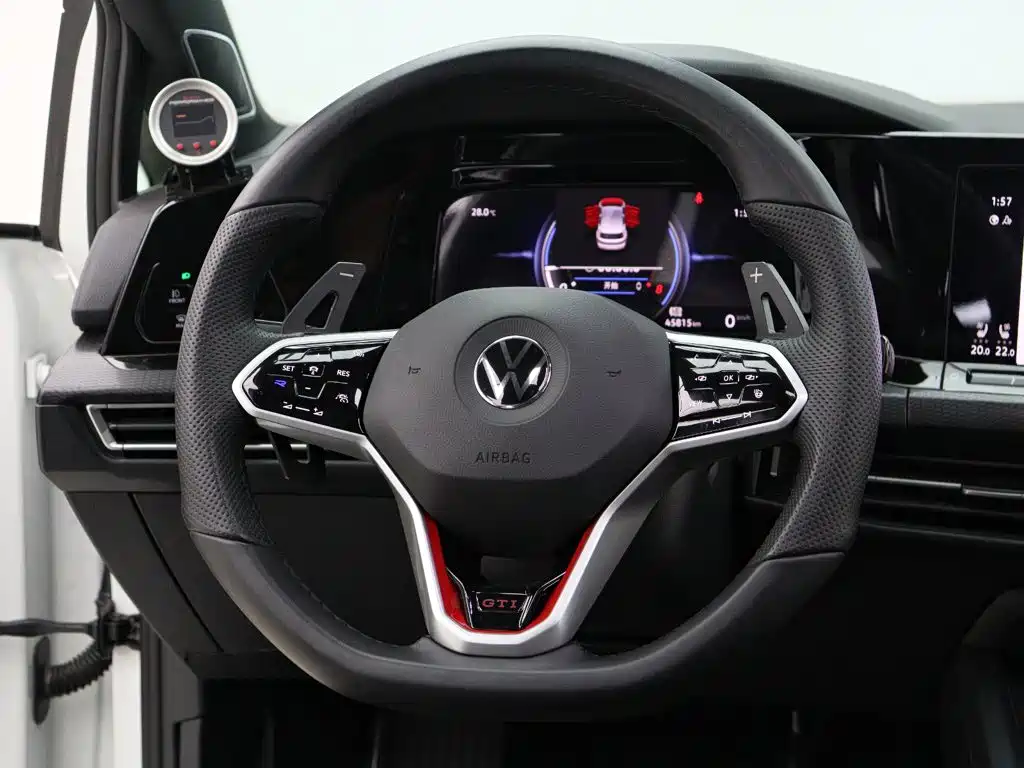 Volkswagen Golf GTI 2022 — фото 13