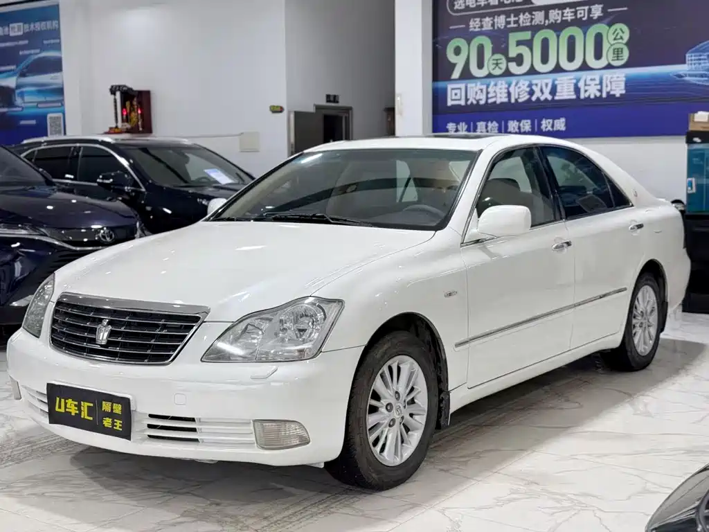 Toyota Crown 2005 — фото 1