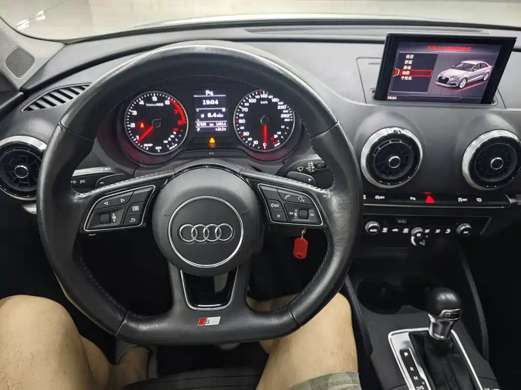 Audi A3 2018 — фото 15