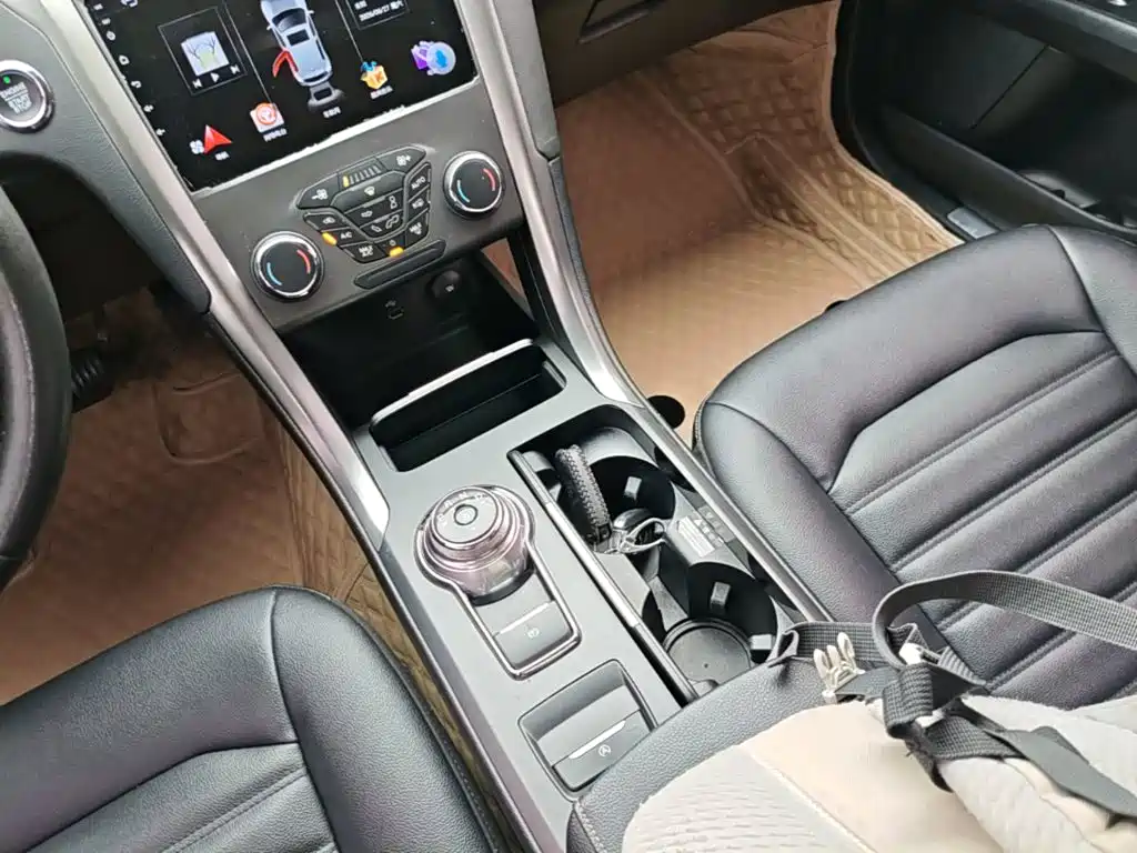 Ford Mondeo 2020 — фото 14