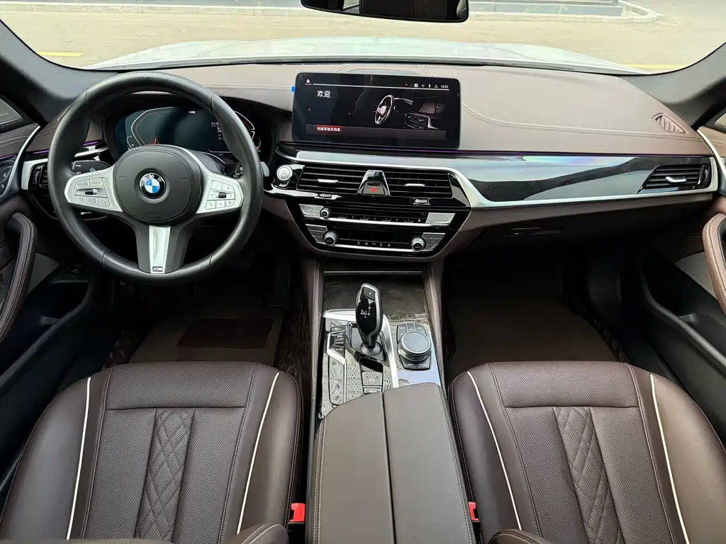 BMW 5 Series 2023 — фото 14