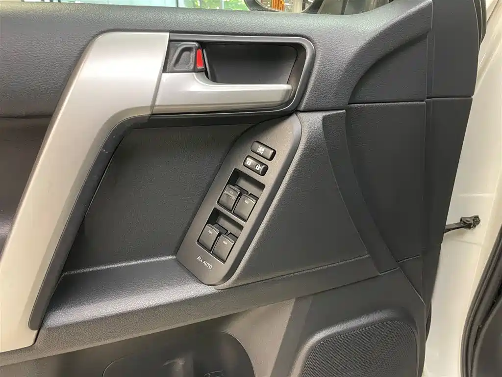 Toyota Prado 2019 — фото 10
