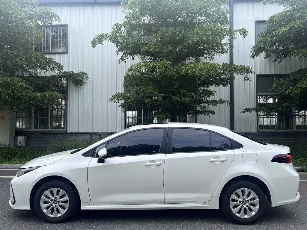 Toyota Corolla 2020 — фото 12