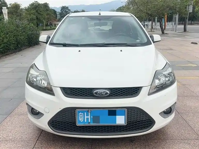 Ford Focus 2014 — фото 1
