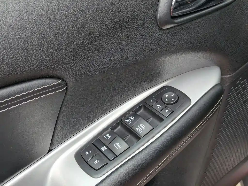 Dodge Journey 2017 — фото 28