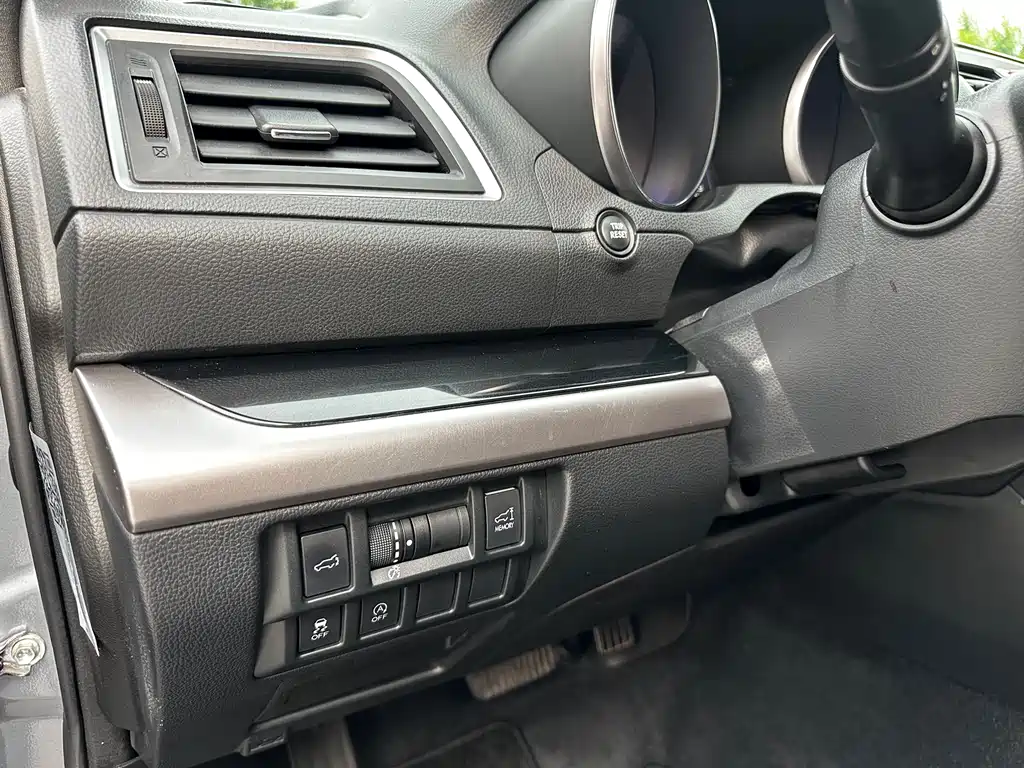 Subaru Outback 2015 — фото 17