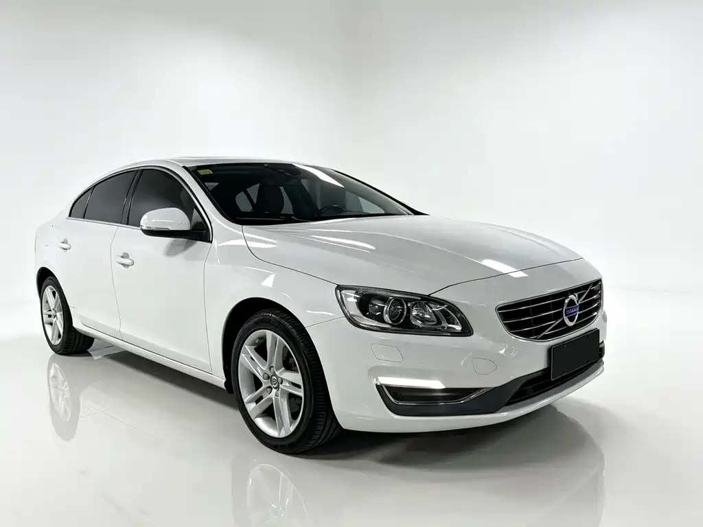 Volvo S60 2015 — фото 8